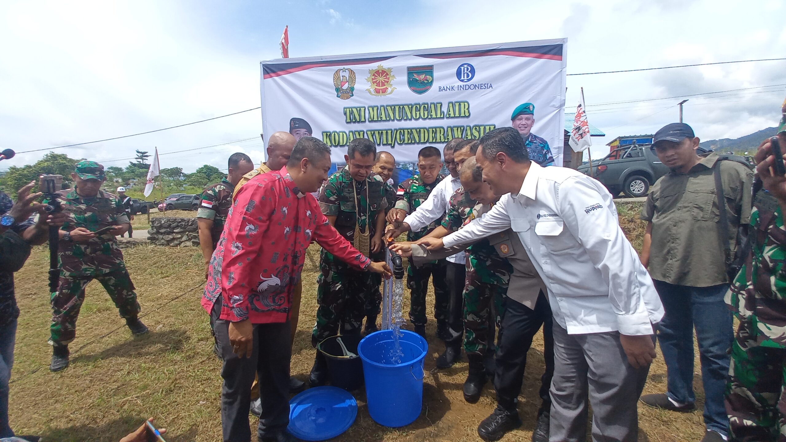 Pangkostrad Canangkan TNI AD Manunggal Air Bersih di Sentani