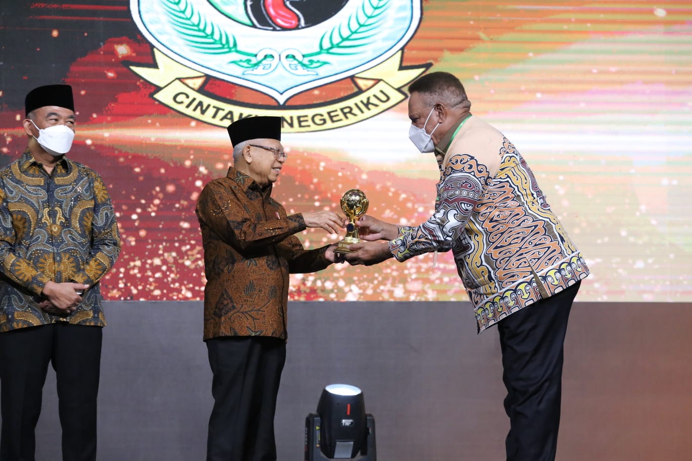Pemprov Papua Barat Raih Penghargaan Universal Health Coverage 2023