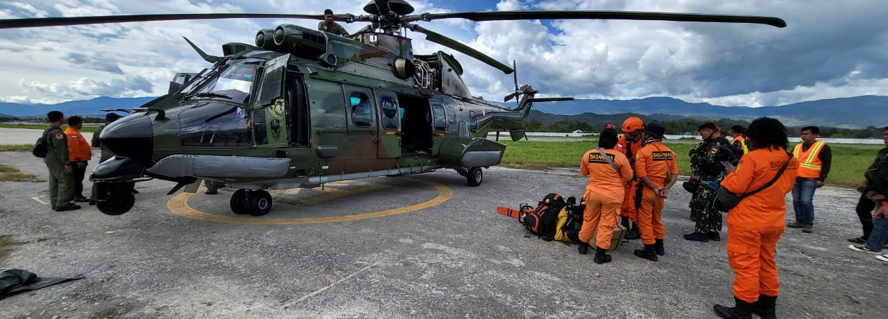 Tertutup Kabut dan Medan Sulit, Pencarian Enam Korban Sam Air Kembali Dihentikan