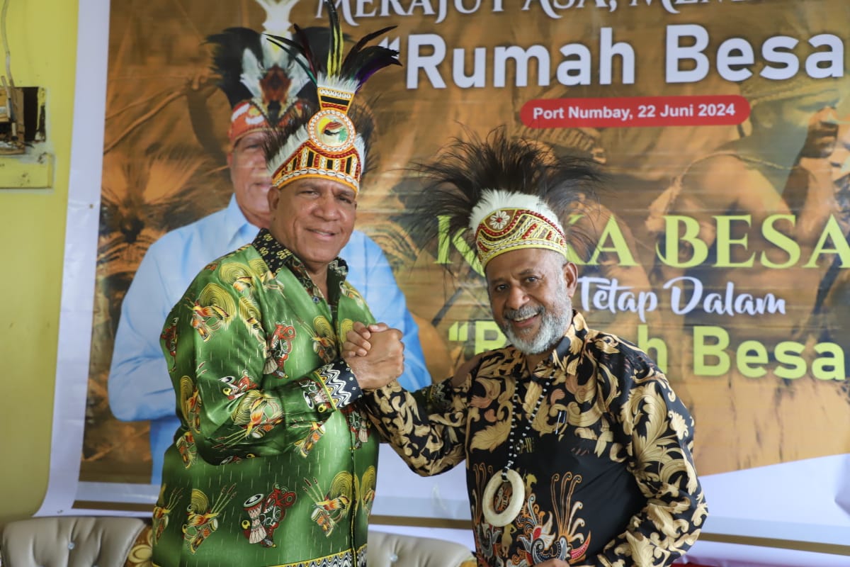 Sekjen DAP : Paulus Waterpauw Pemimpin Pertama Yang Masuk di Rumah Besar