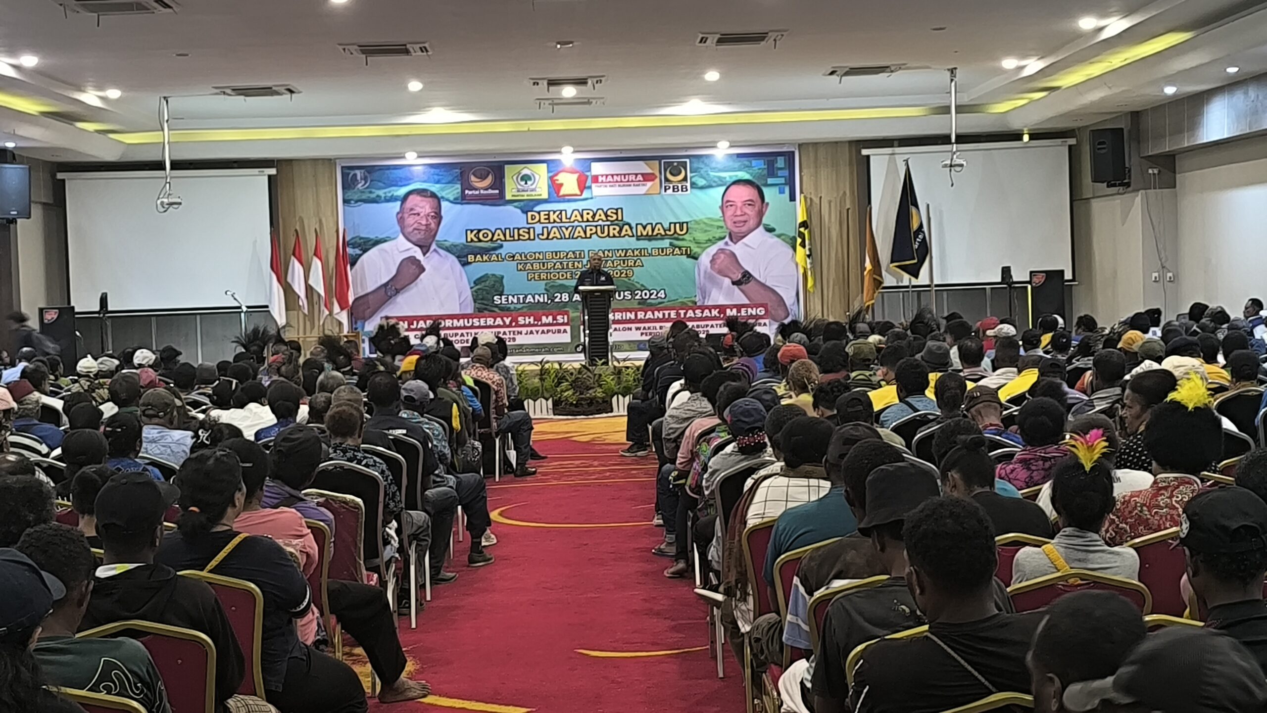 Ribuan Masyarakat Antar Pasangan JO-ART Mendaftar ke KPU Jayapura