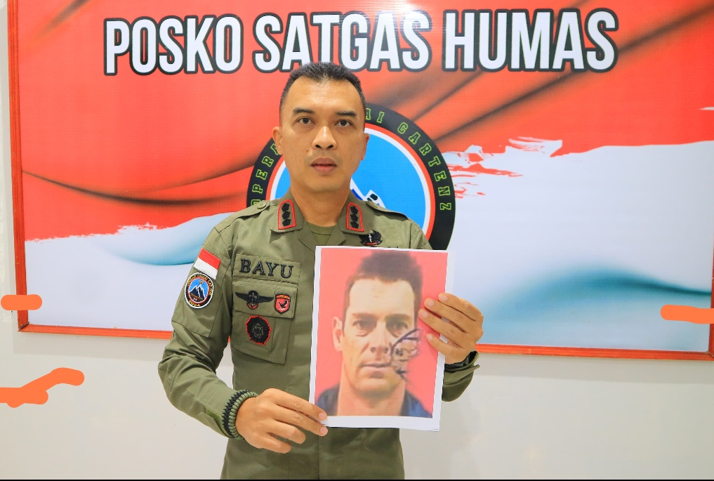 Sadis, KKB Bunuh dan Bakar Pilot Asal Selandia Baru