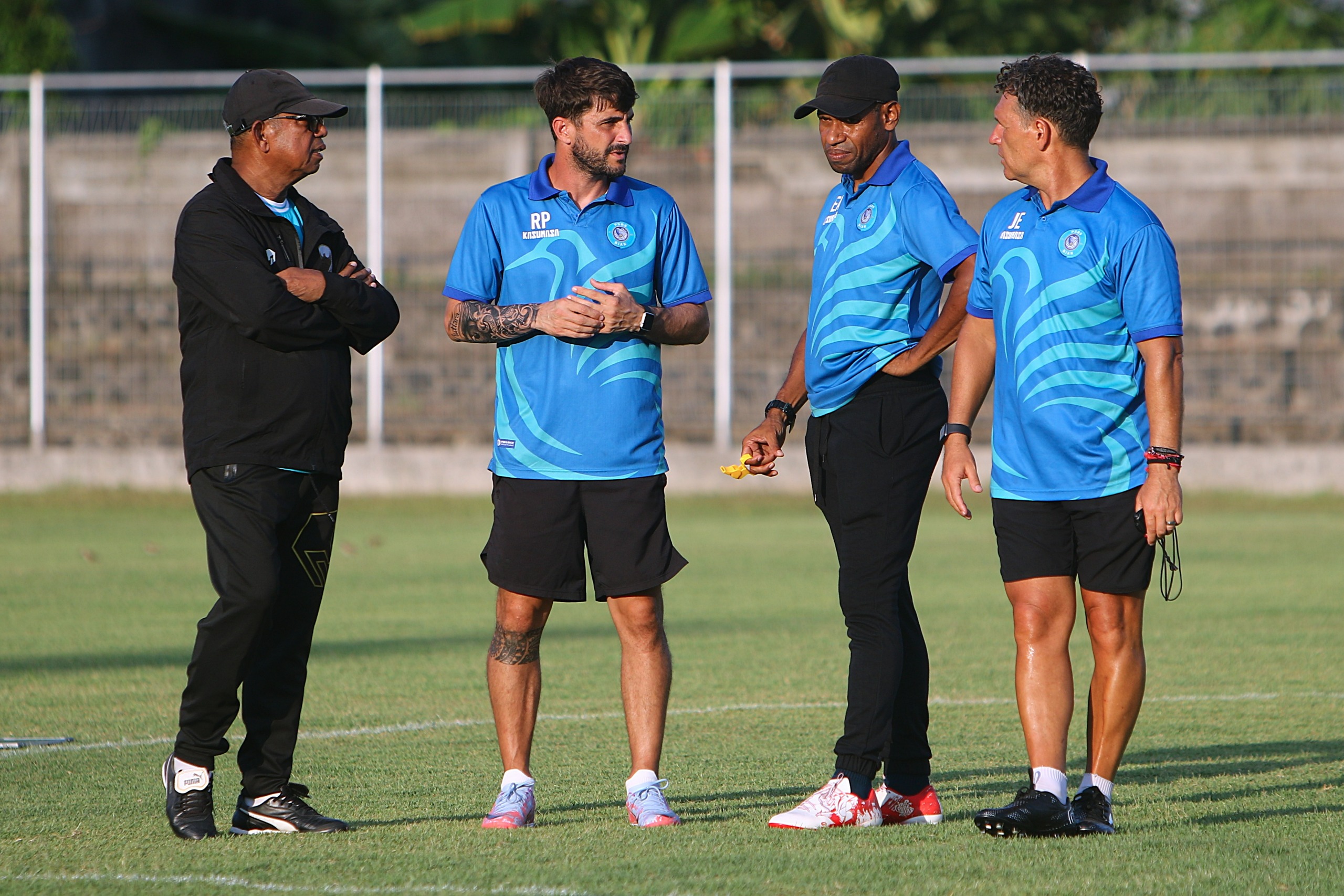 Emral Abus Resmi Melatih PSBS Biak di Liga 1