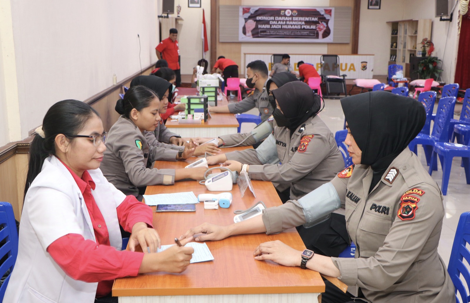 Bidhumas Polda Papua Kumpulkan 150 Kantong Darah